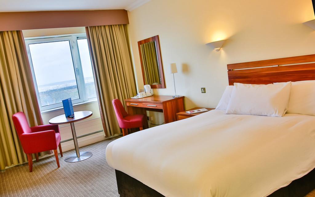 Maldron Hotel Merrion Road Dublin Exteriör bild
