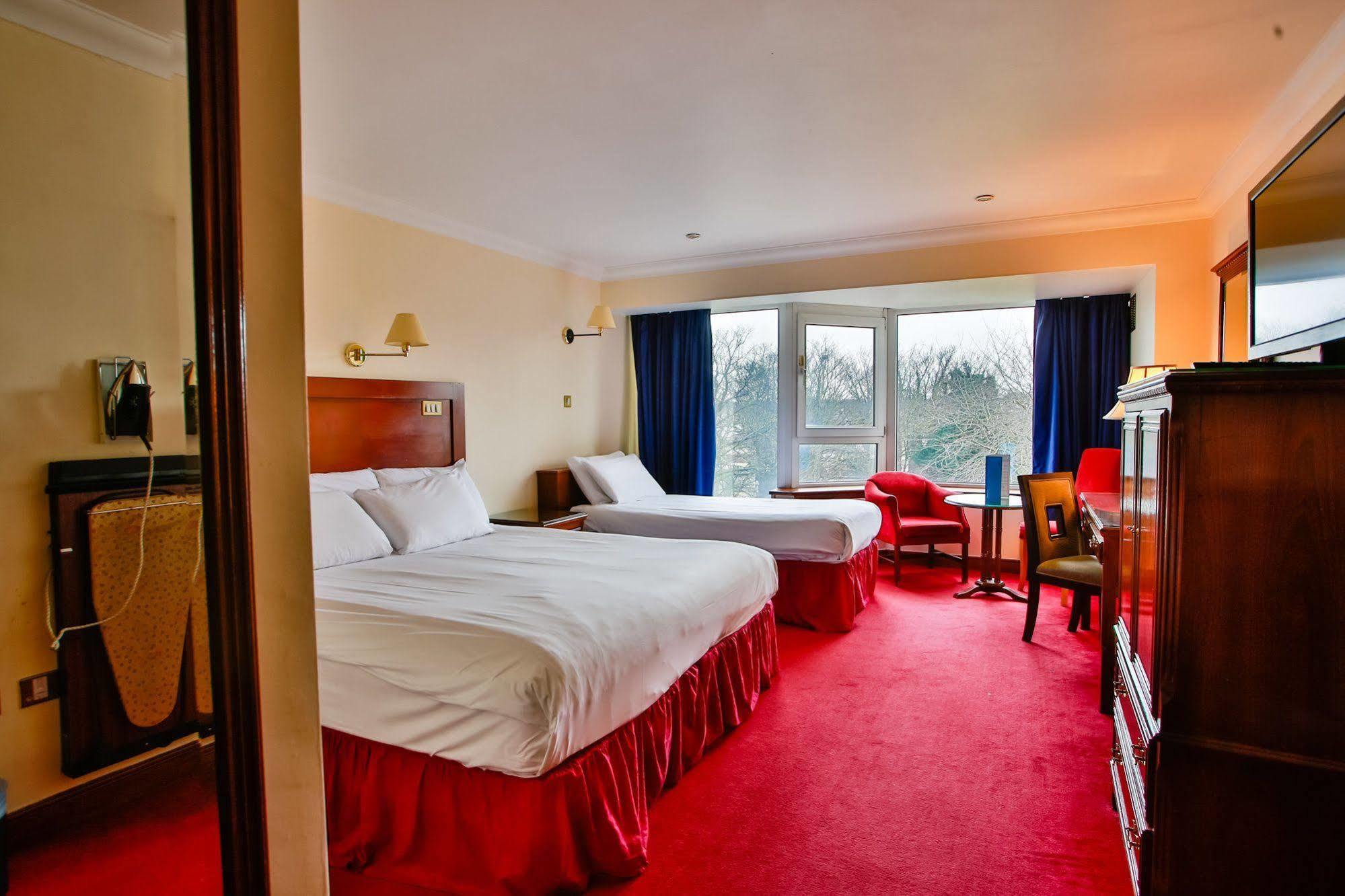 Maldron Hotel Merrion Road Dublin Exteriör bild