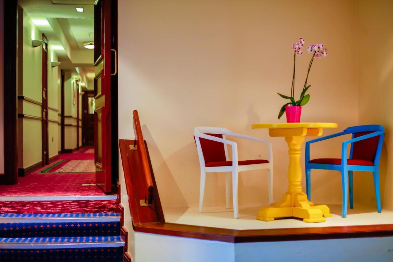 Maldron Hotel Merrion Road Dublin Exteriör bild
