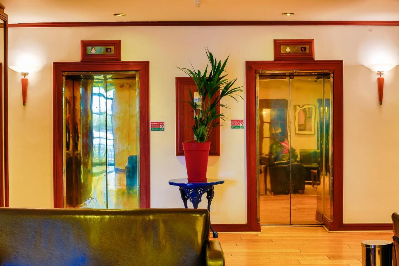 Maldron Hotel Merrion Road Dublin Exteriör bild
