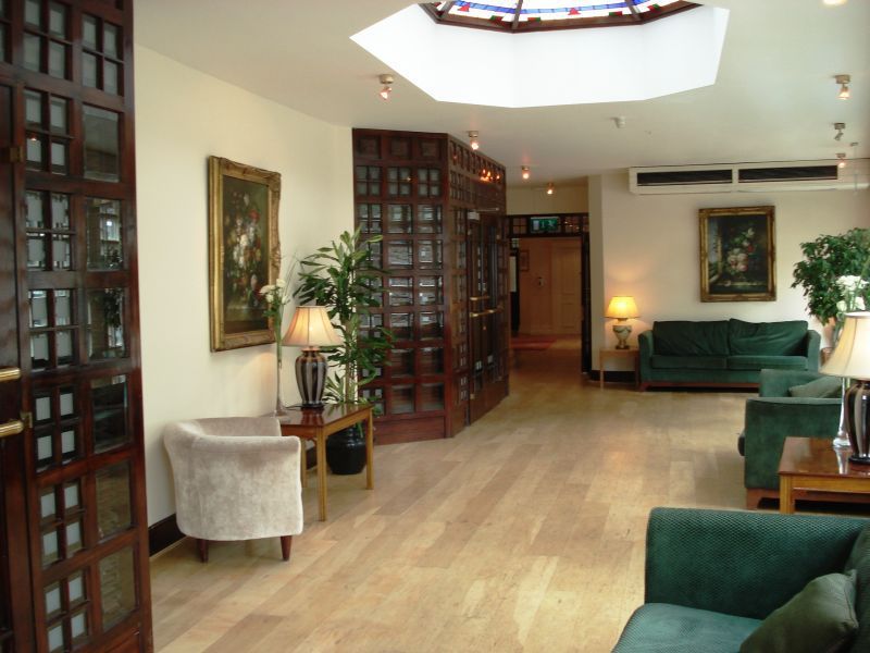 Maldron Hotel Merrion Road Dublin Exteriör bild